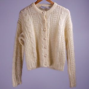 *VINTAGE* 1970s Mohair blend cable knit cardigan. Like new.